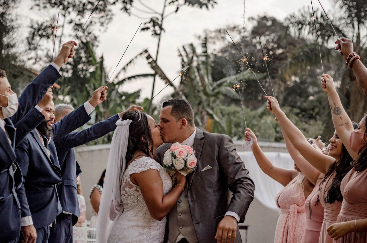 Wedding sparkler send-off