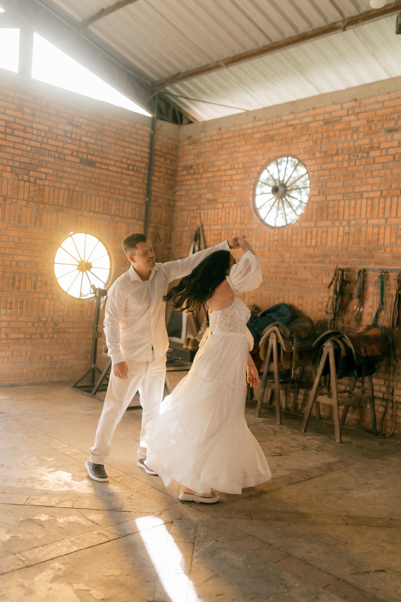 Country barn wedding dancing