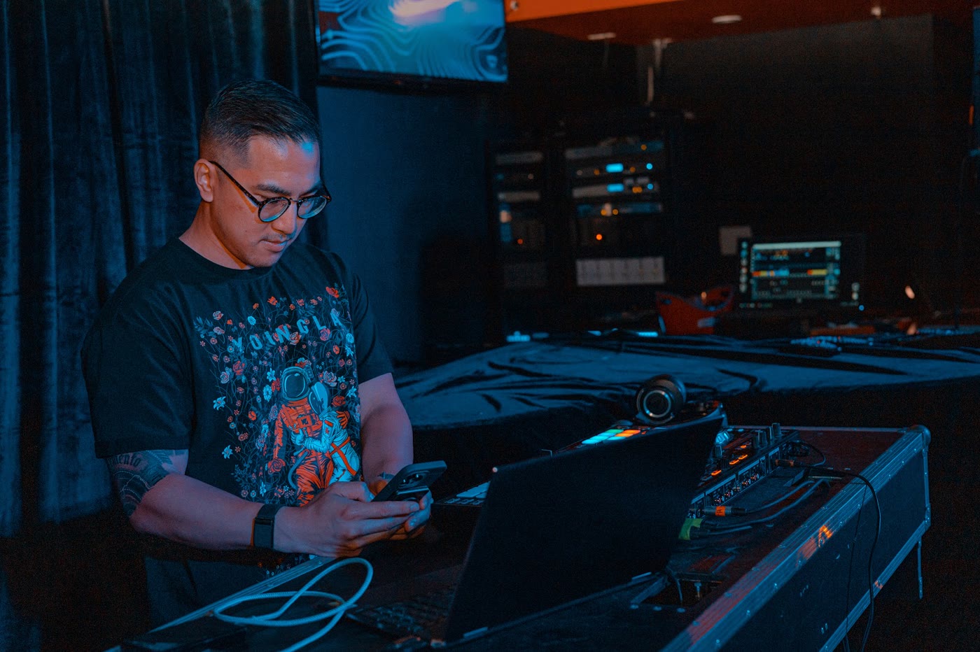 Sean Chi DJing a club night